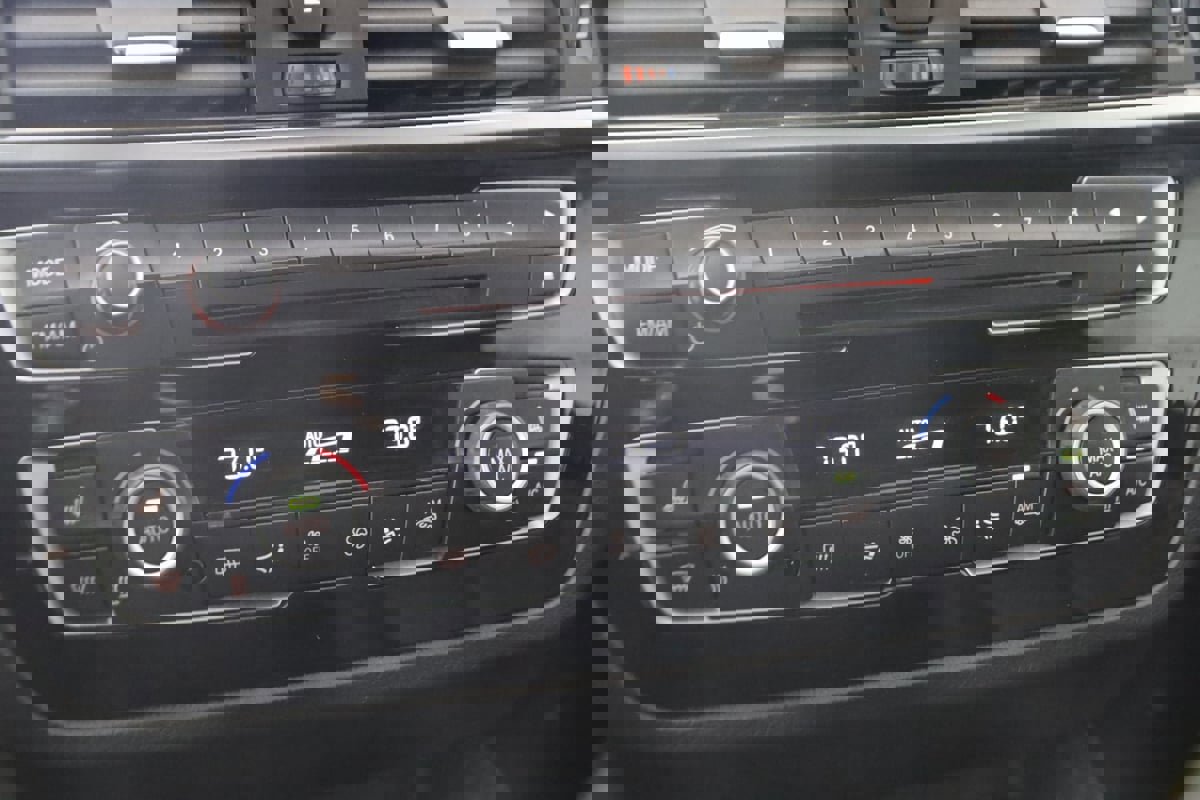 Used 2018 BMW M2 image 17