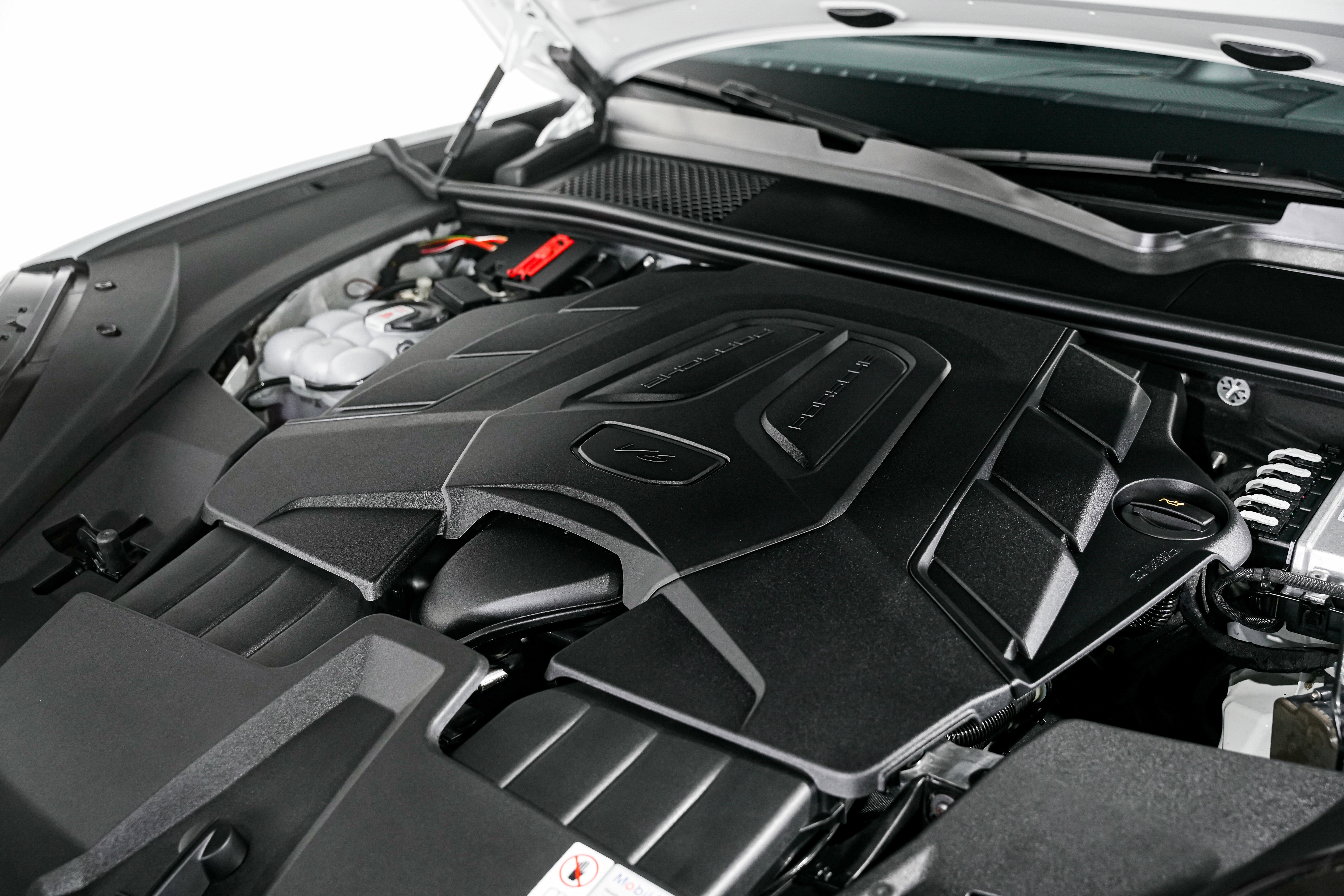 Used 2024 Porsche Cayenne Coupe w/ Premium Package Plus image 48