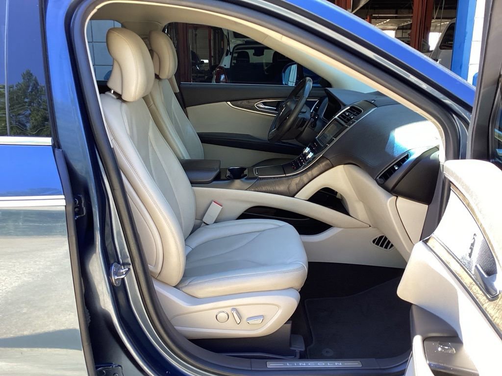 Used 2019 Lincoln Nautilus Select image 34