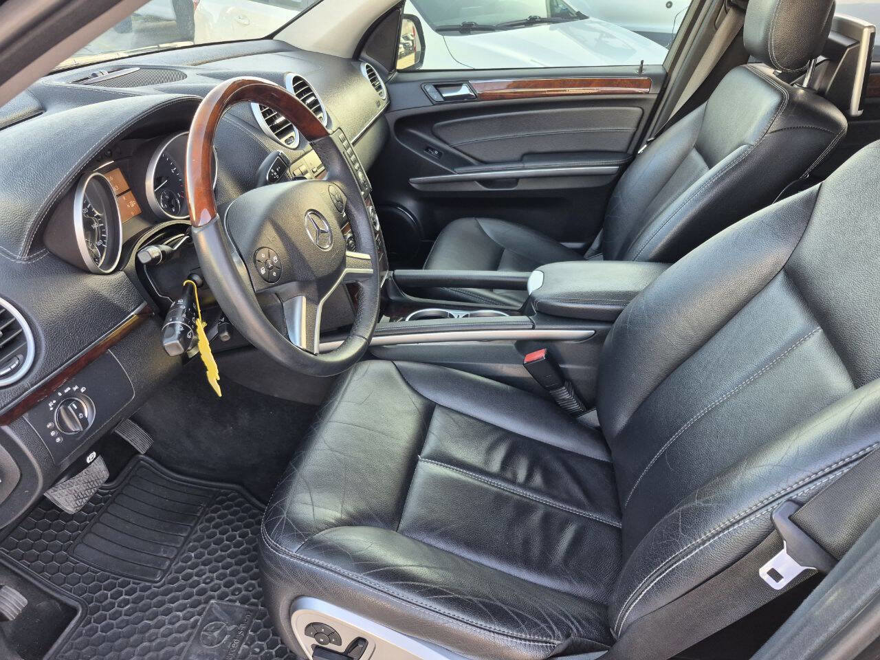 Used 2009 Mercedes-Benz GL 320 BlueTEC 4MATIC image 12