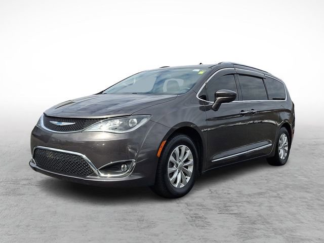 Used 2018 Chrysler Pacifica Touring-L image 3