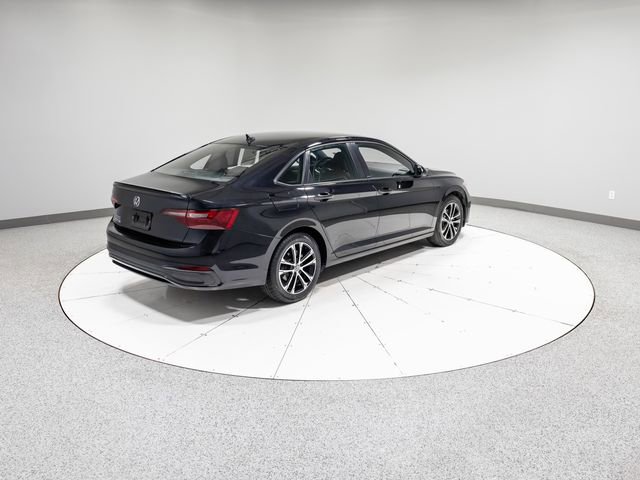 Used 2023 Volkswagen Jetta Sport image 29