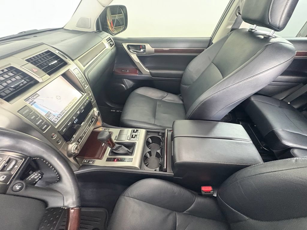 Used 2018 Lexus GX 460 Premium w/ Premium Package AWD/4WD image 27