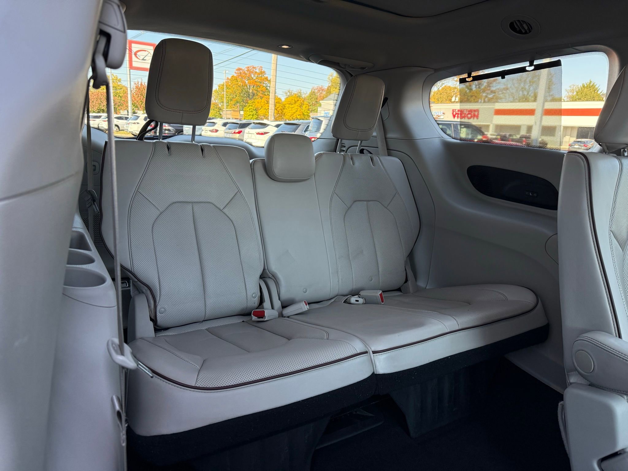 Used 2020 Chrysler Pacifica Limited image 26