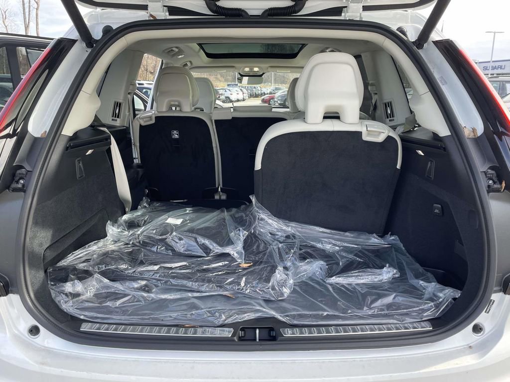 New 2026 Volvo XC90 B6 Ultra w/ Protection Package image 30