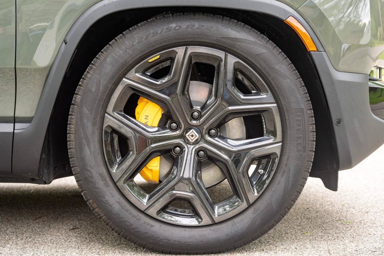 Used 2022 Rivian R1T Launch Edition AWD/4WD image 12