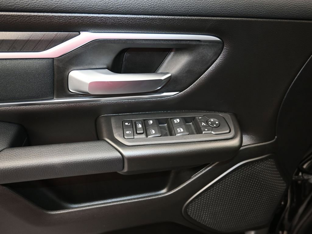New 2026 RAM 1500 4x4 Crew Cab image 12