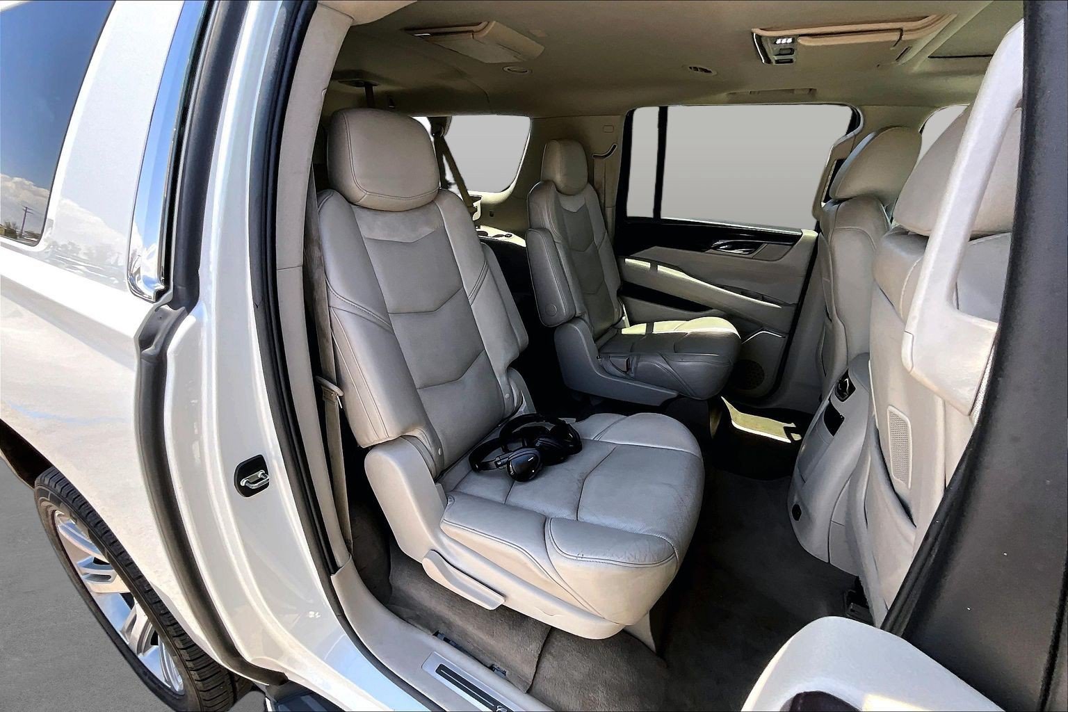 Used 2015 Cadillac Escalade ESV Luxury AWD/4WD image 28