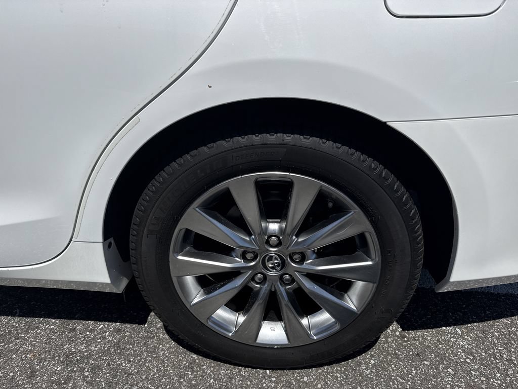 Used 2015 Toyota Camry XLE FWD image 19