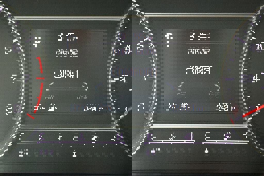 Used 2023 Kia Sorento S image 18