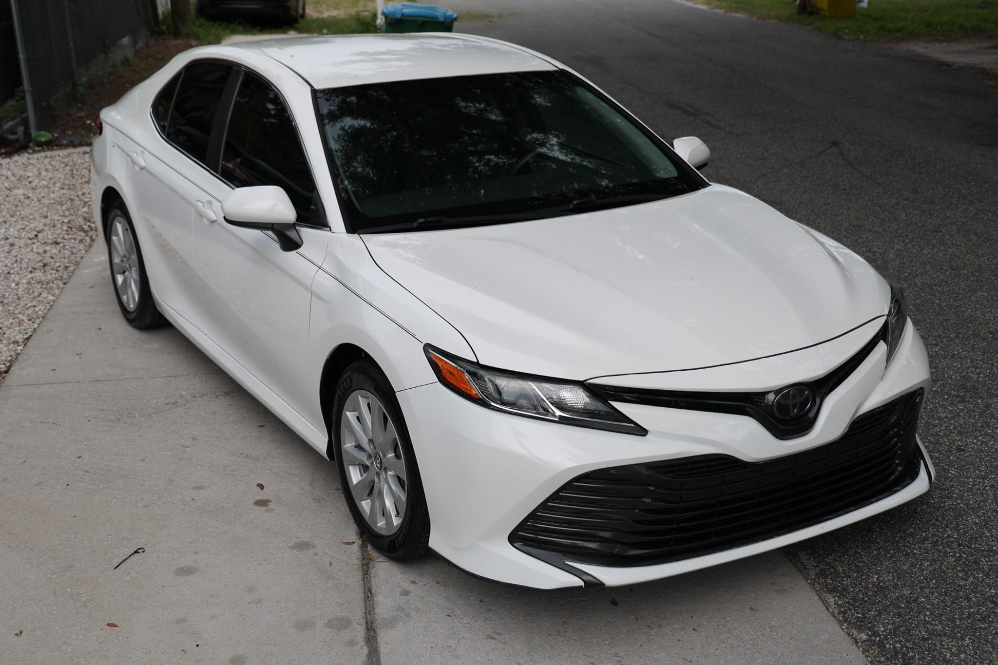 Used 2018 Toyota Camry LE FWD image 19
