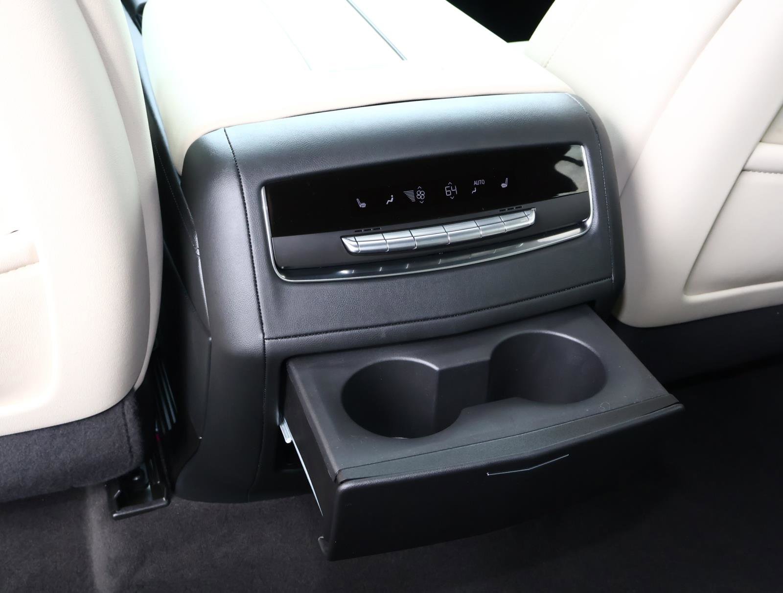 Used 2024 Cadillac Escalade Sport w/ LPO, ONYX Package image 13