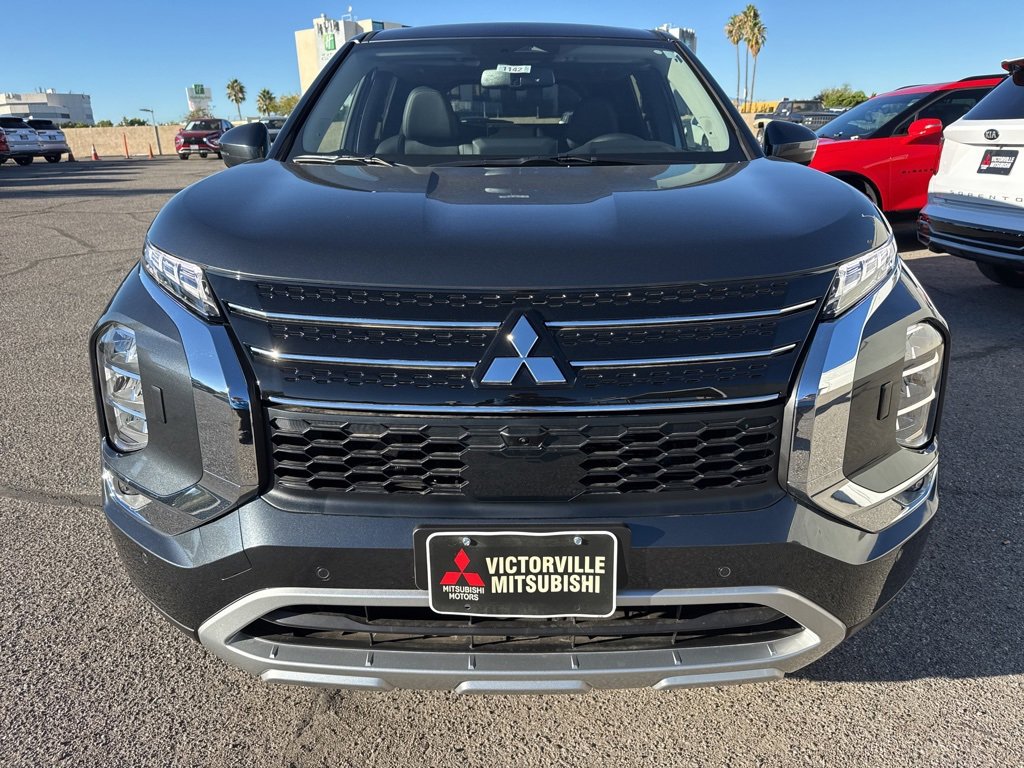 New 2025 Mitsubishi Outlander SE image 2