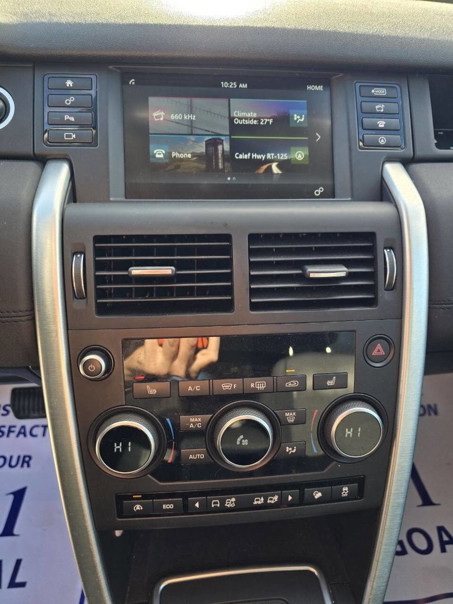 Used 2017 Land Rover Discovery Sport SE image 20