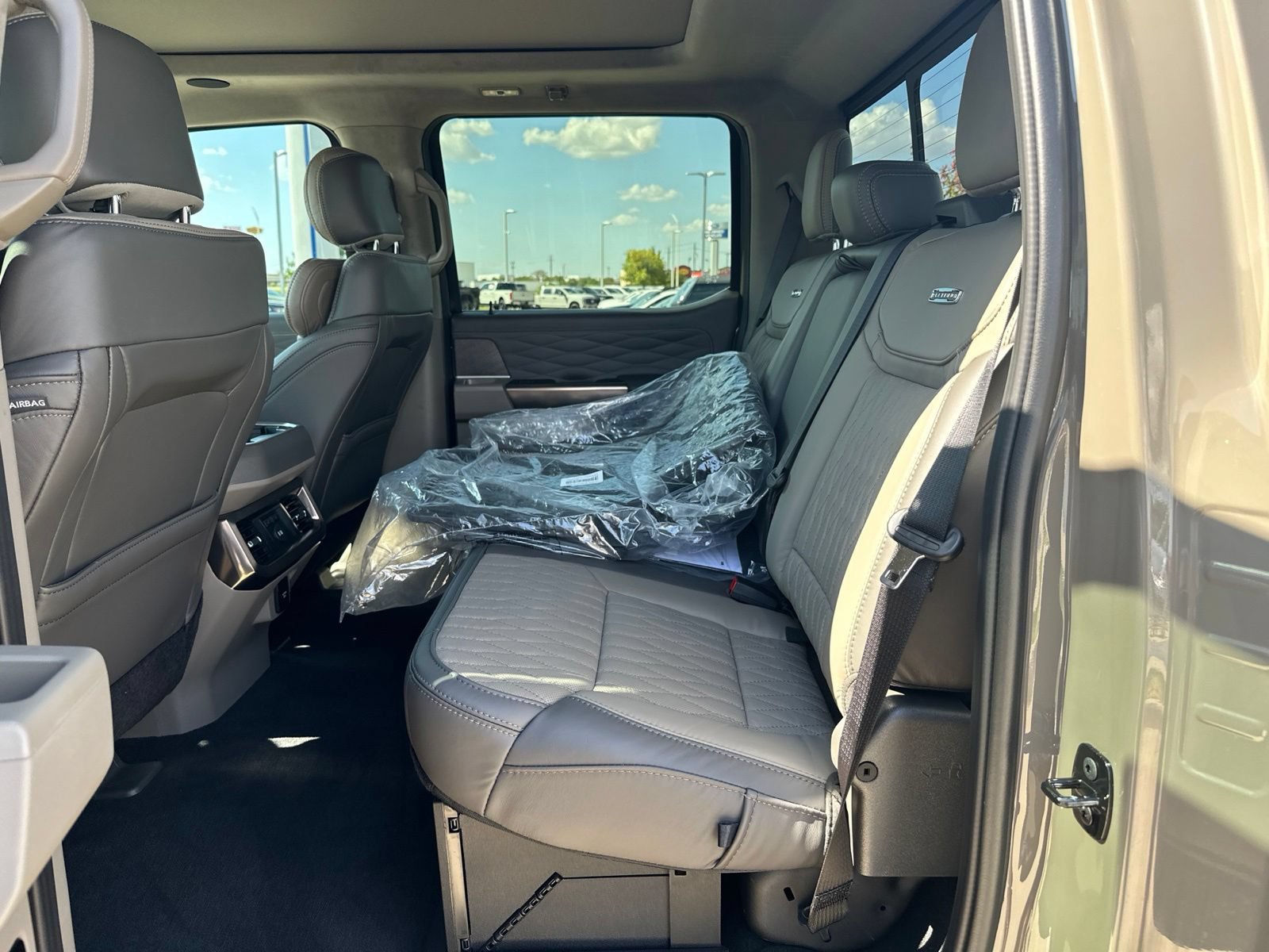 New 2026 Ford F450 Platinum w/ Platinum Plus Package AWD/4WD image 11