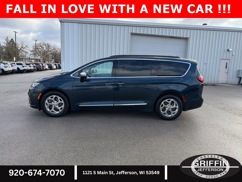 Used 2022 Chrysler Pacifica Limited image 12