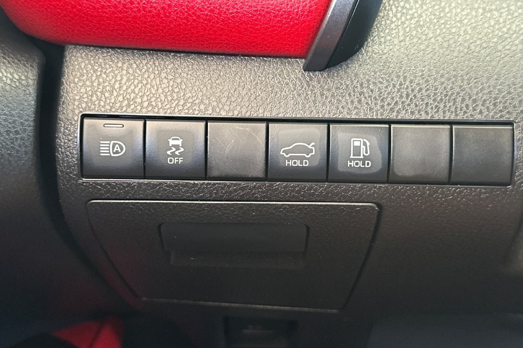 Used 2022 Toyota Camry XSE FWD image 30