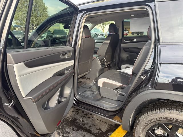 New 2026 Volkswagen Atlas Peak Edition AWD/4WD image 25