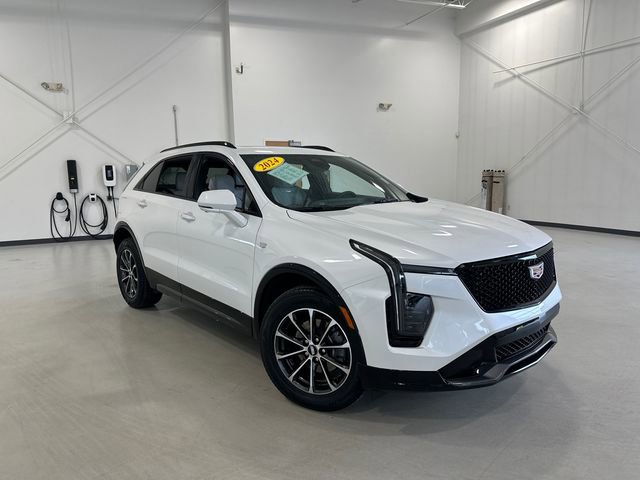 Used 2024 Cadillac XT4 Sport image 3