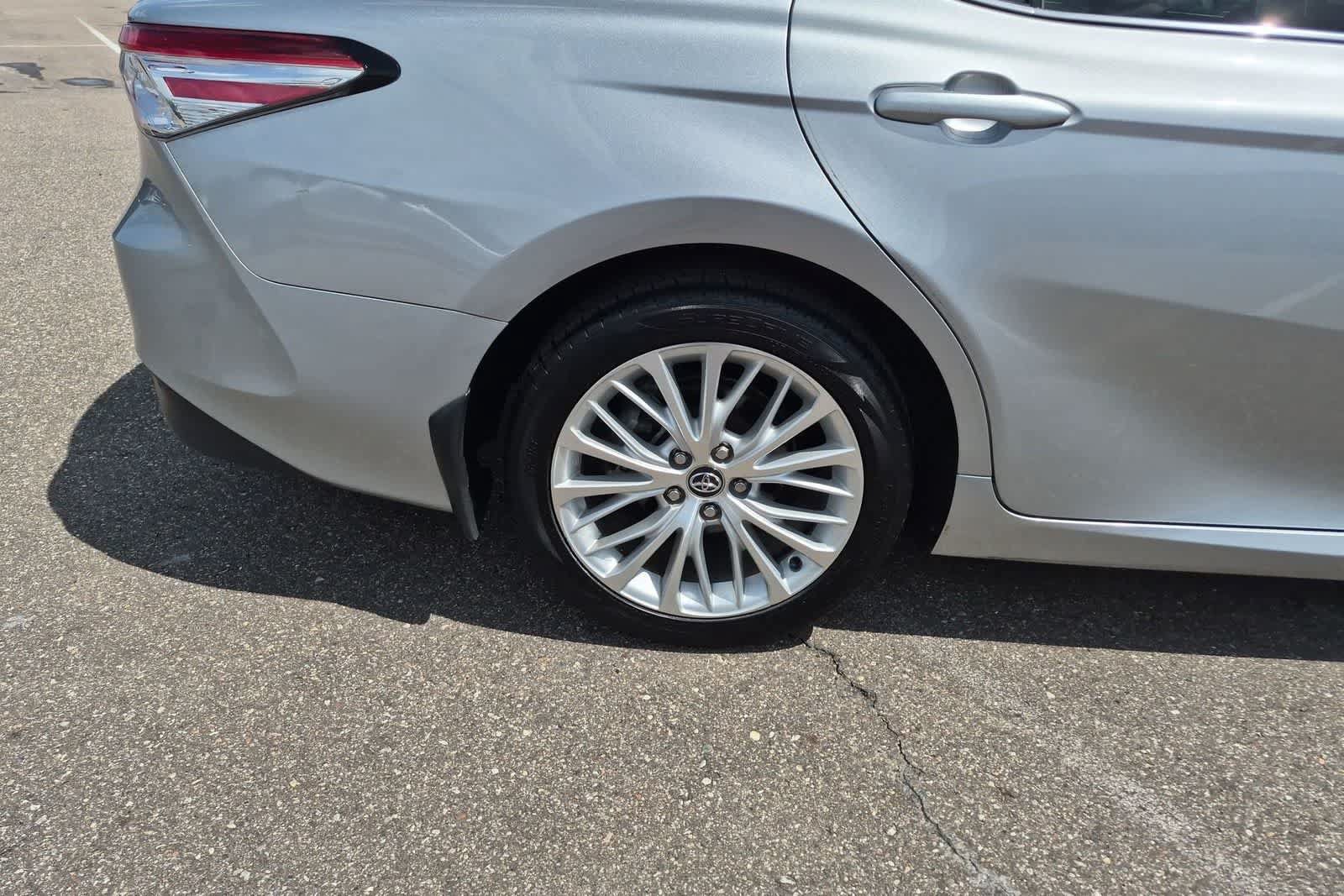 Used 2020 Toyota Camry XLE FWD image 13
