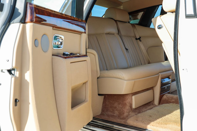 Used 2012 Rolls-Royce Phantom Sedan RWD image 25