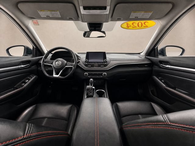 Used 2024 Nissan Altima 2.5 SR FWD image 13