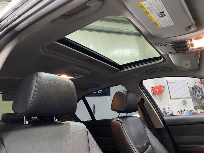 Used 2011 BMW 335i xDrive Sedan image 24