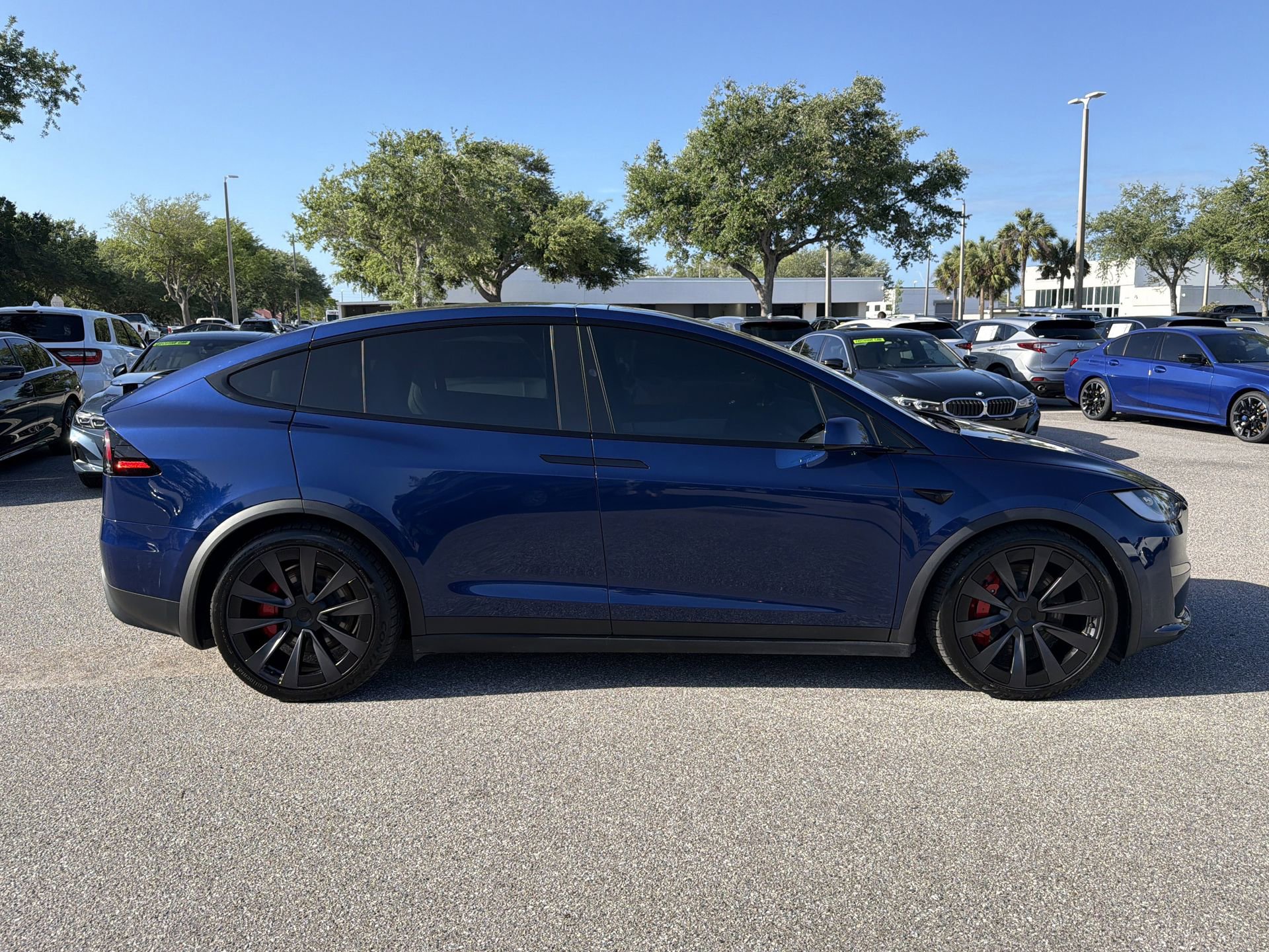 Used 2023 Tesla Model X Plaid image 3