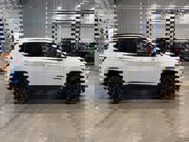 New 2025 Jeep Compass Latitude w/ Sun & Sound Group image 7