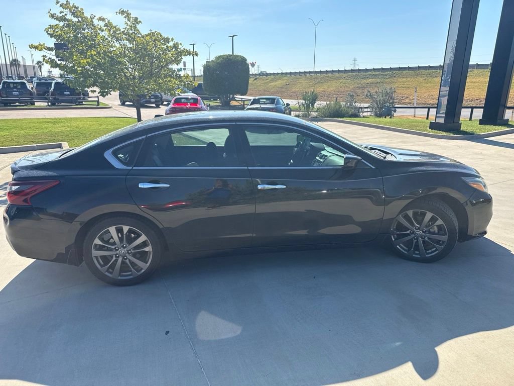Used 2018 Nissan Altima 2.5 SR w/ SR Special Edition FWD image 4