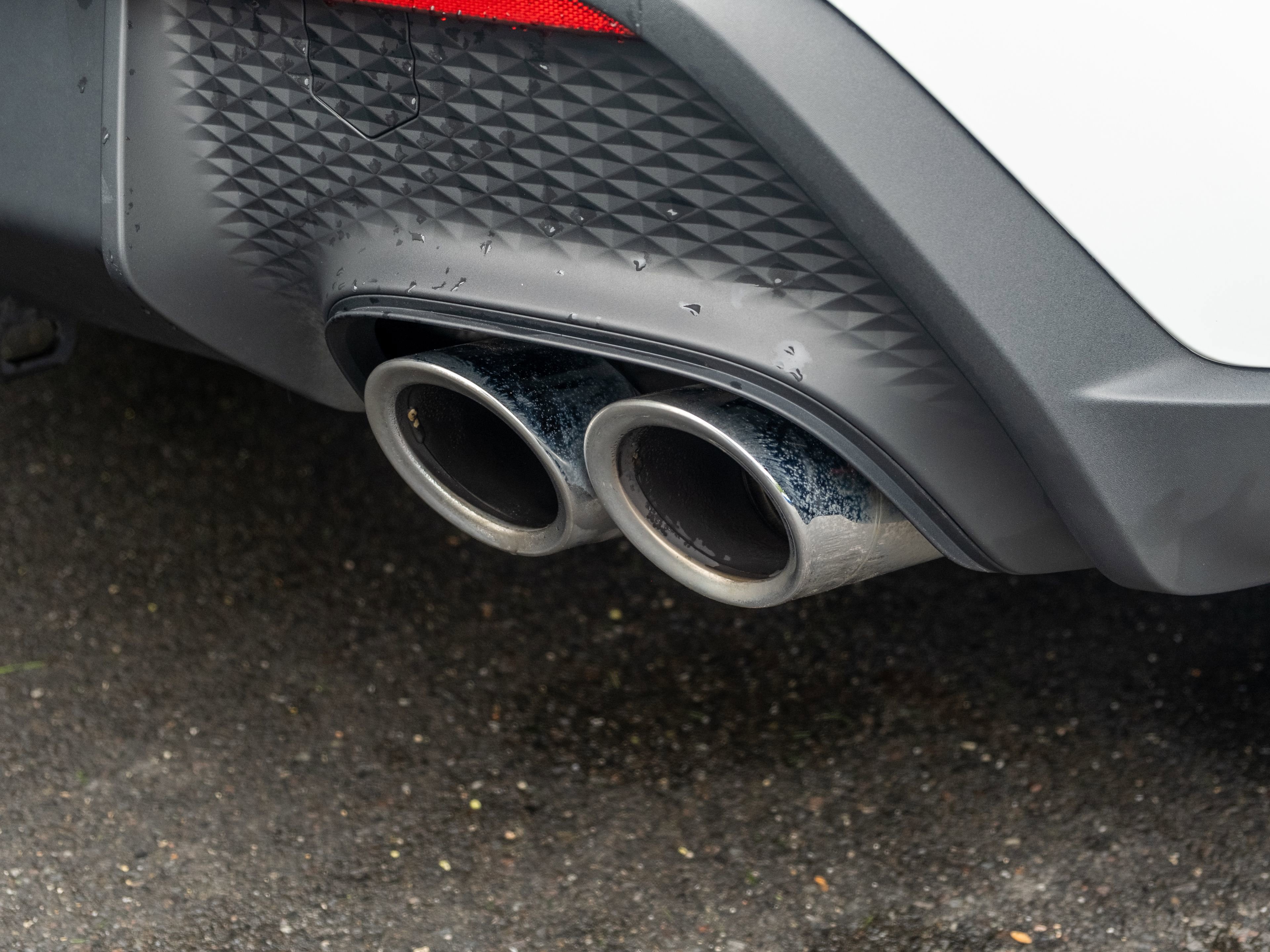 Certified 2023 Porsche Macan AWD/4WD image 42