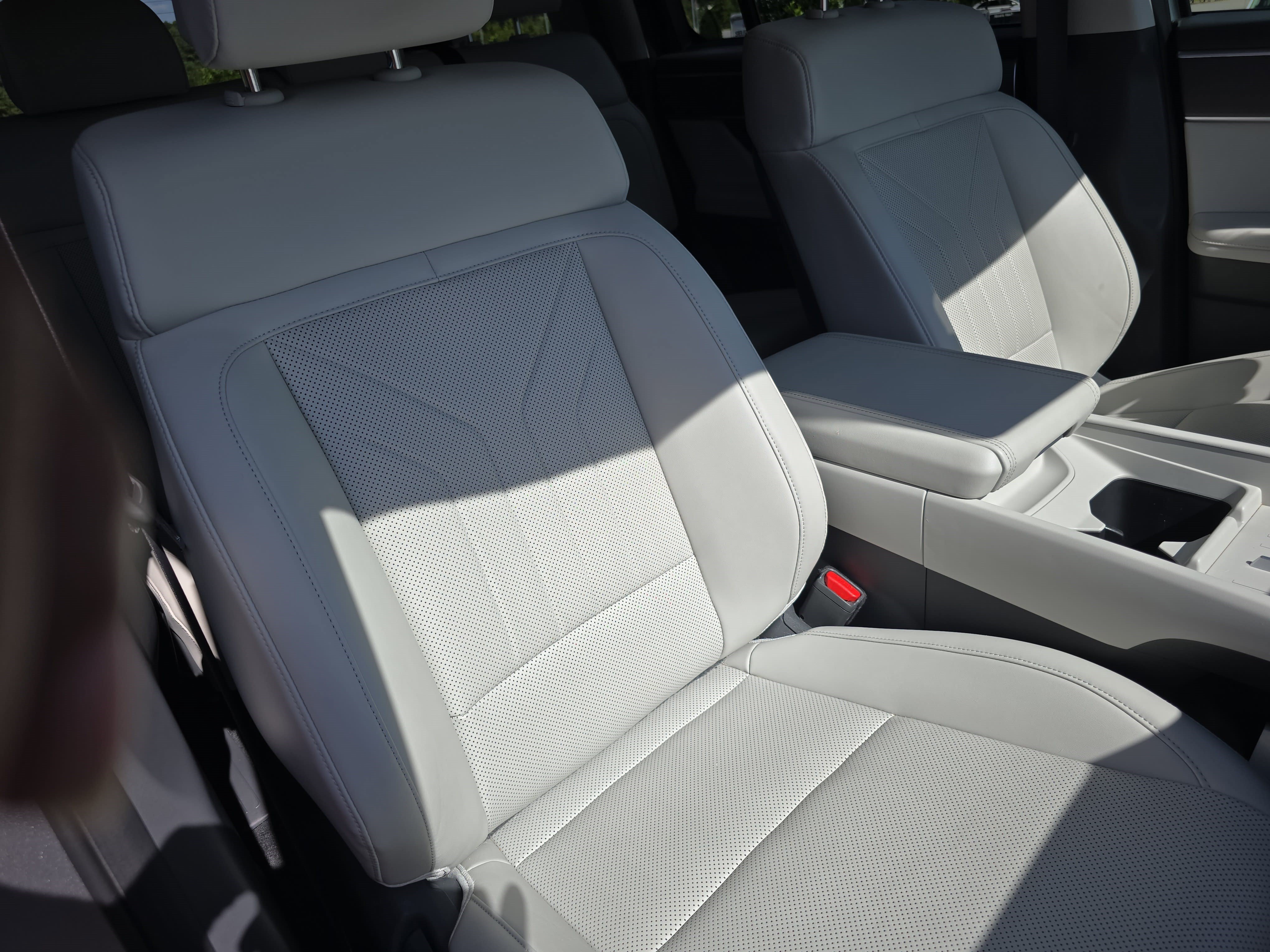Used 2024 Hyundai Santa Fe SEL FWD image 10