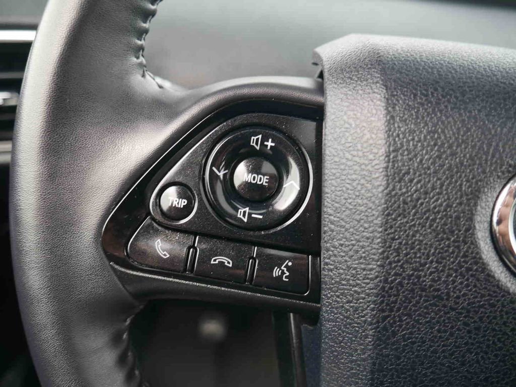 Used 2019 Toyota Prius XLE image 37