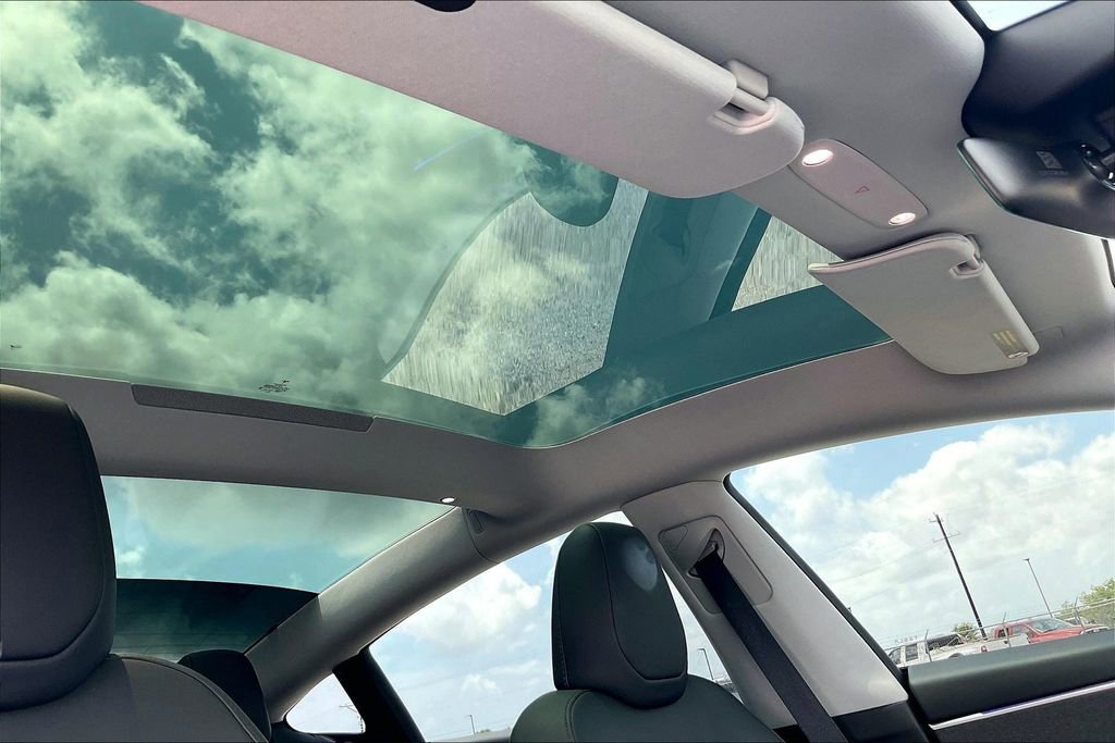 Used 2025 Tesla Model 3 Long Range RWD image 26