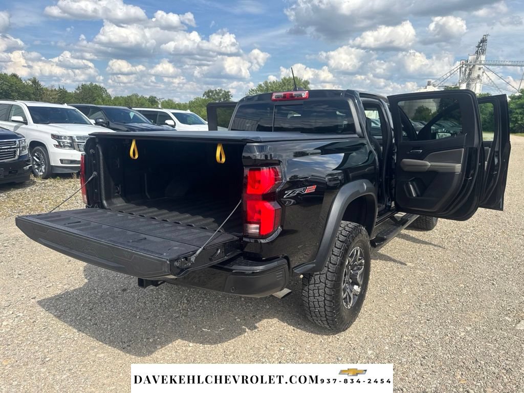 Used 2025 Chevrolet Colorado ZR2 w/ Technology Package AWD/4WD image 39