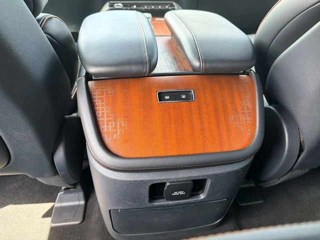 Used 2025 Lincoln Navigator L Black Label image 16