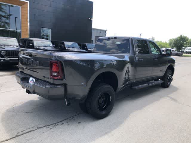 New 2026 RAM 3500 Big Horn AWD/4WD image 6