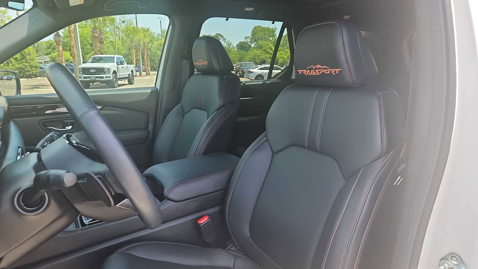 Used 2023 Honda Pilot TrailSport image 13