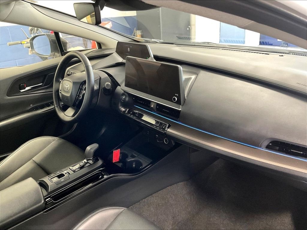 Used 2024 Toyota Prius XLE AWD/4WD image 14
