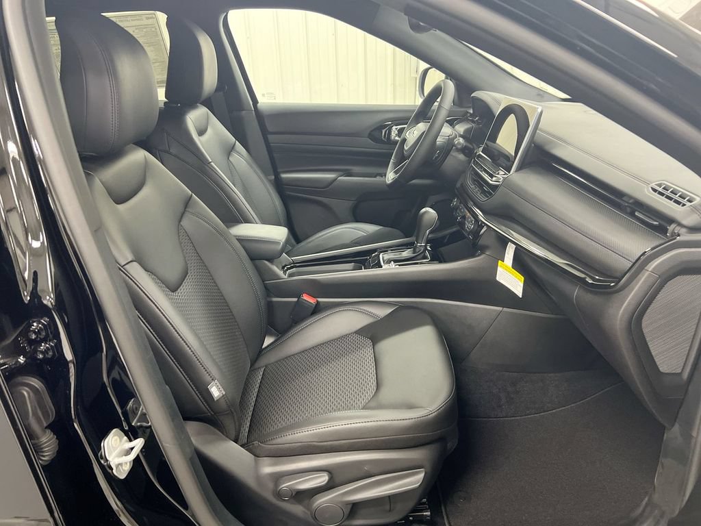 New 2026 Jeep Compass Latitude AWD/4WD image 20