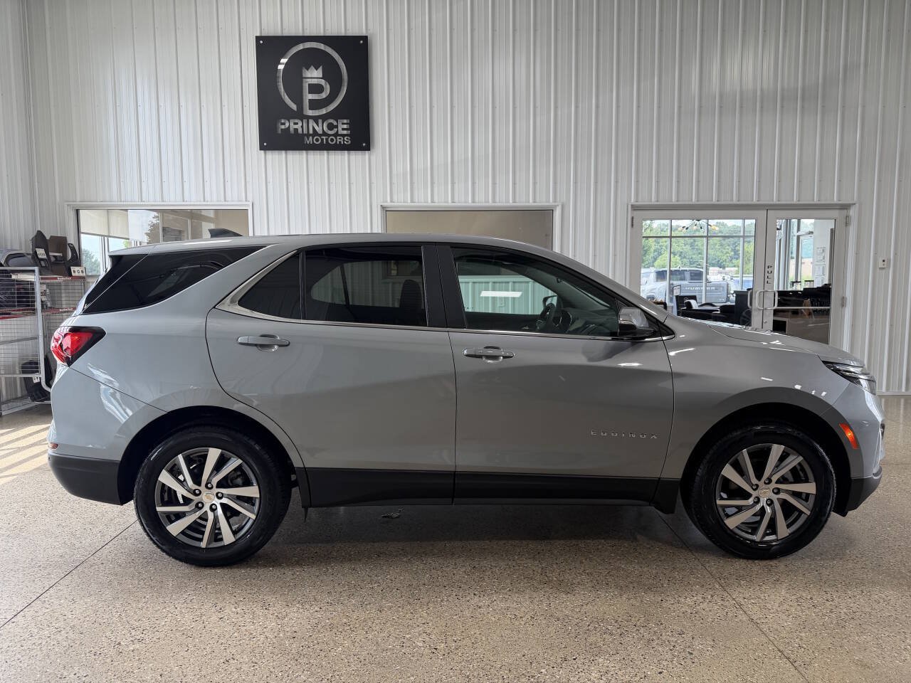 Used 2023 Chevrolet Equinox LT AWD/4WD image 6