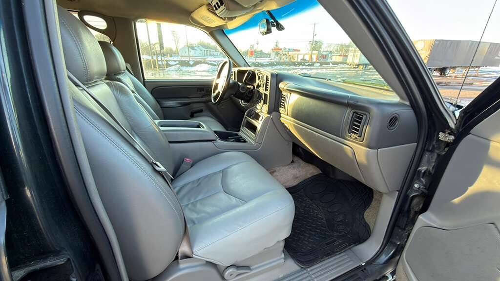 Used 2003 Chevrolet Tahoe LS image 24