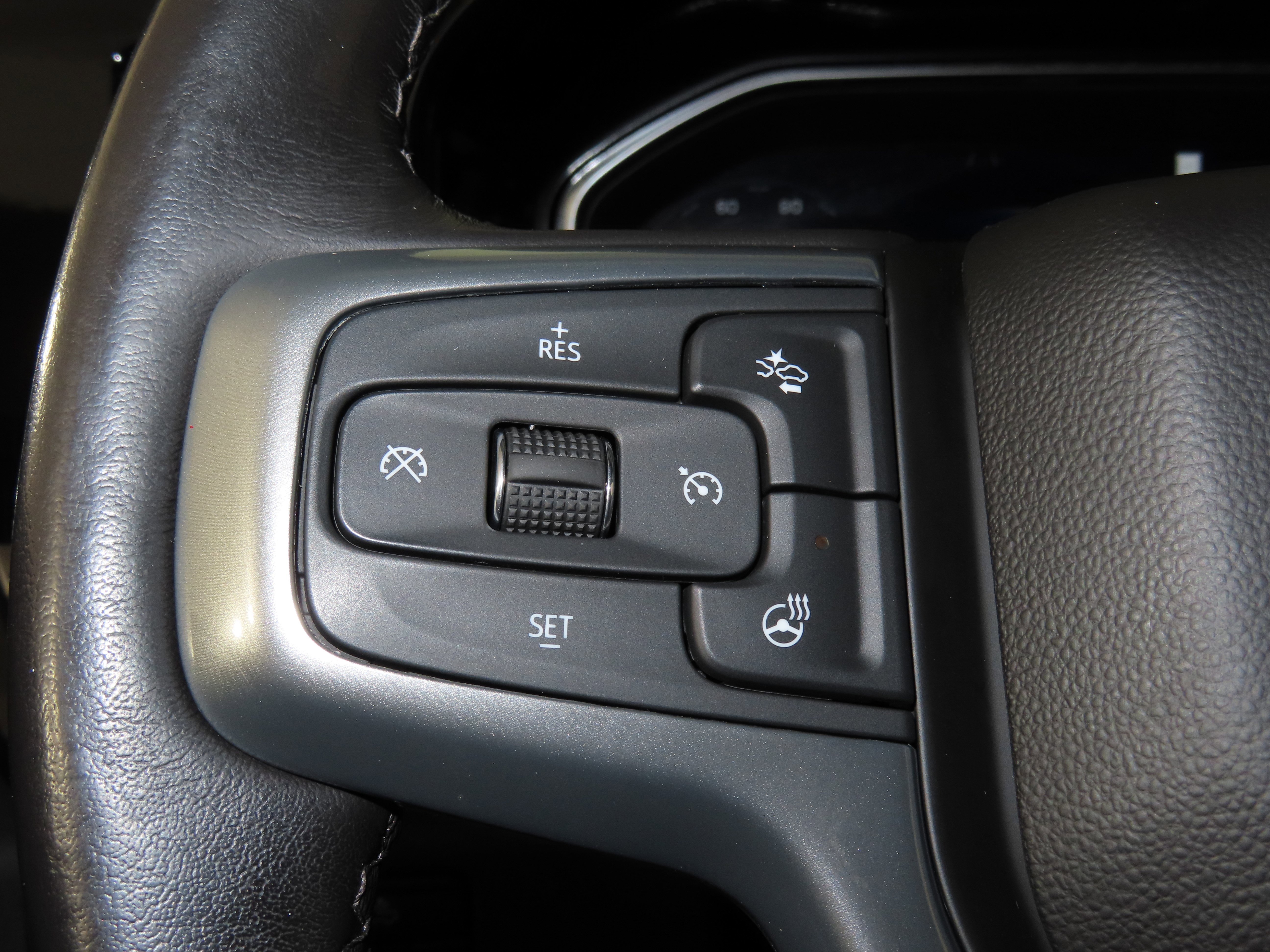 Used 2022 Chevrolet Silverado 1500 LT AWD/4WD image 29