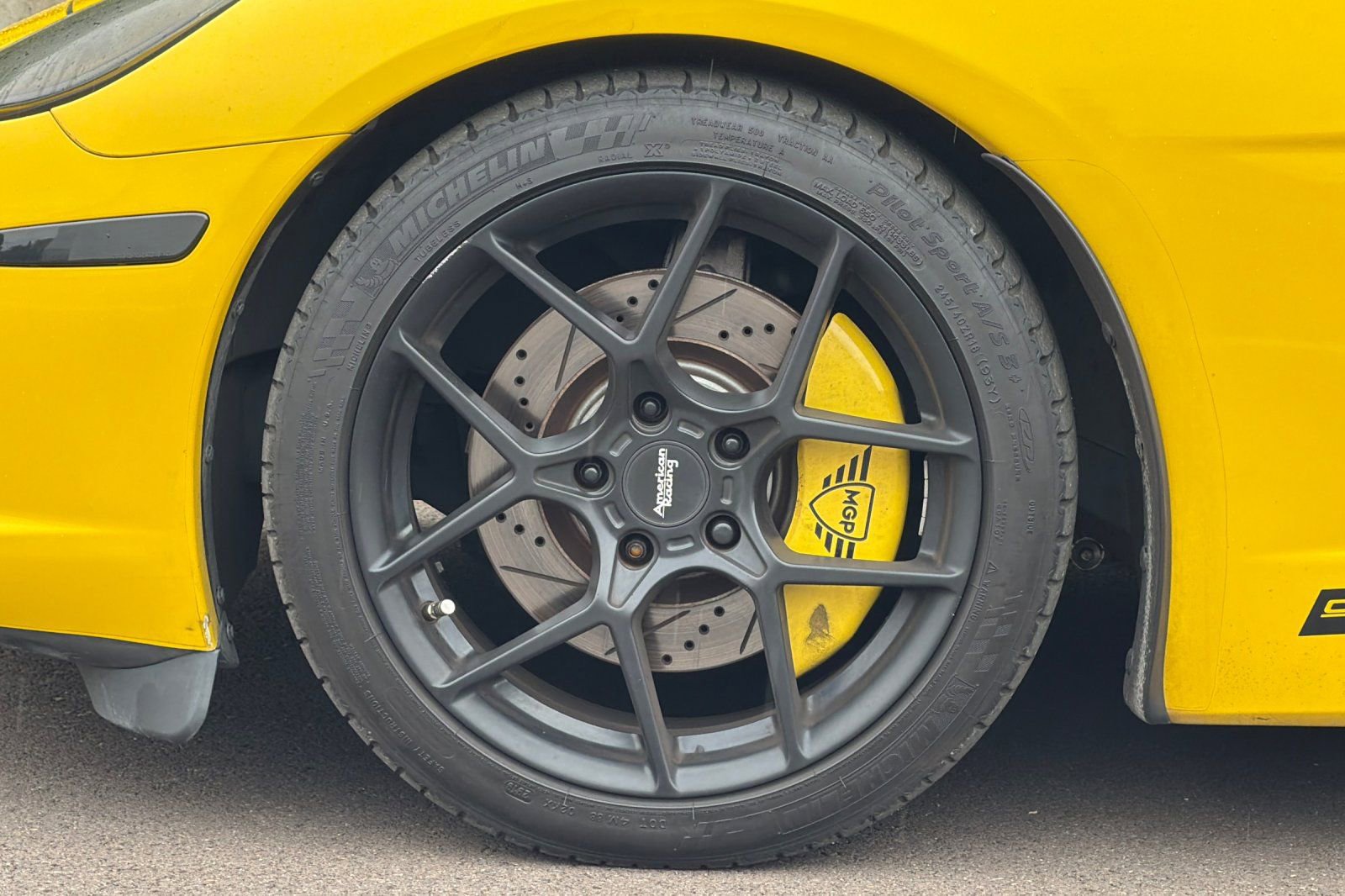 Used 2006 Chevrolet Corvette Coupe w/ Preferred Equipment Group RWD image 25