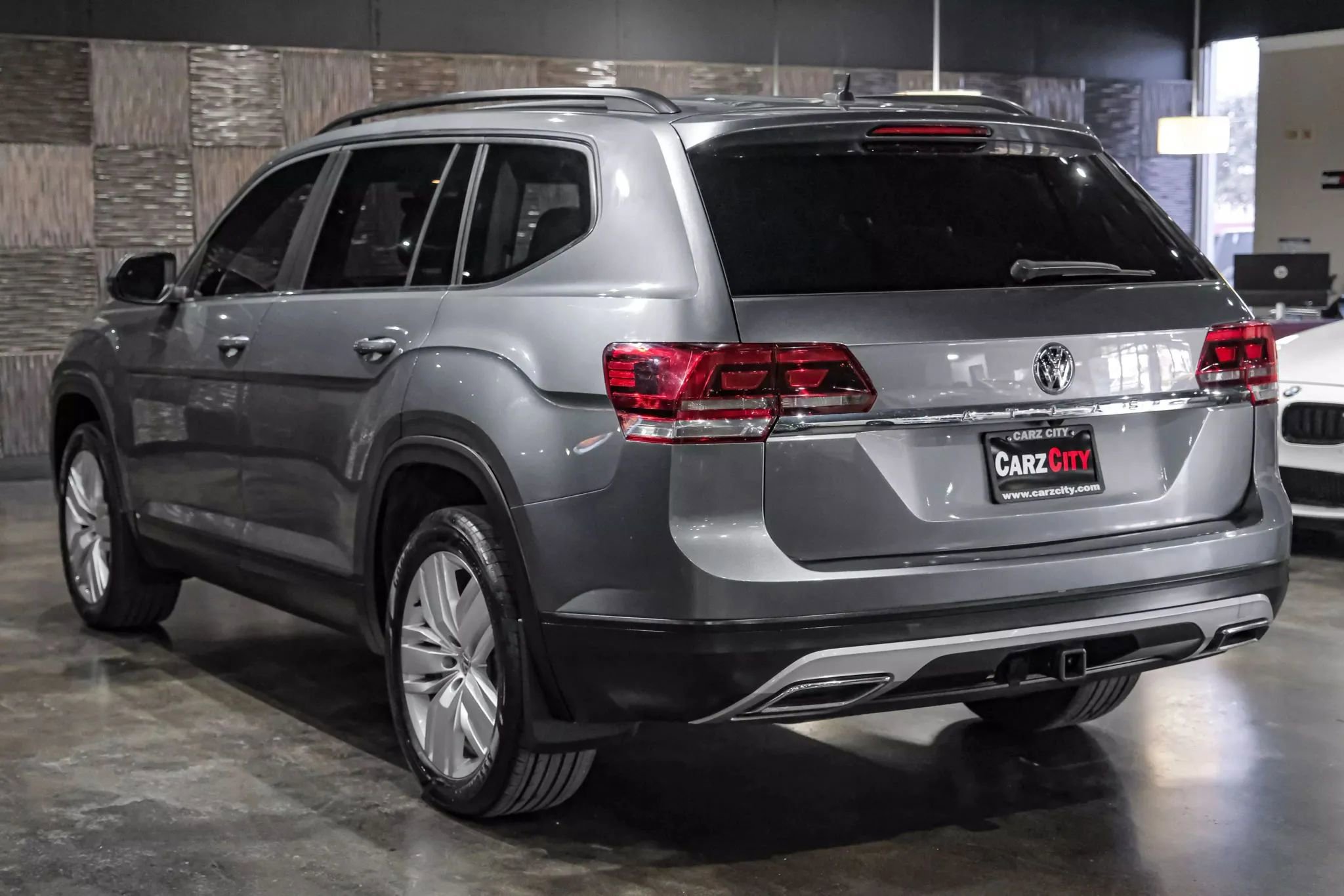 Used 2020 Volkswagen Atlas SE w/ Towing Package image 9