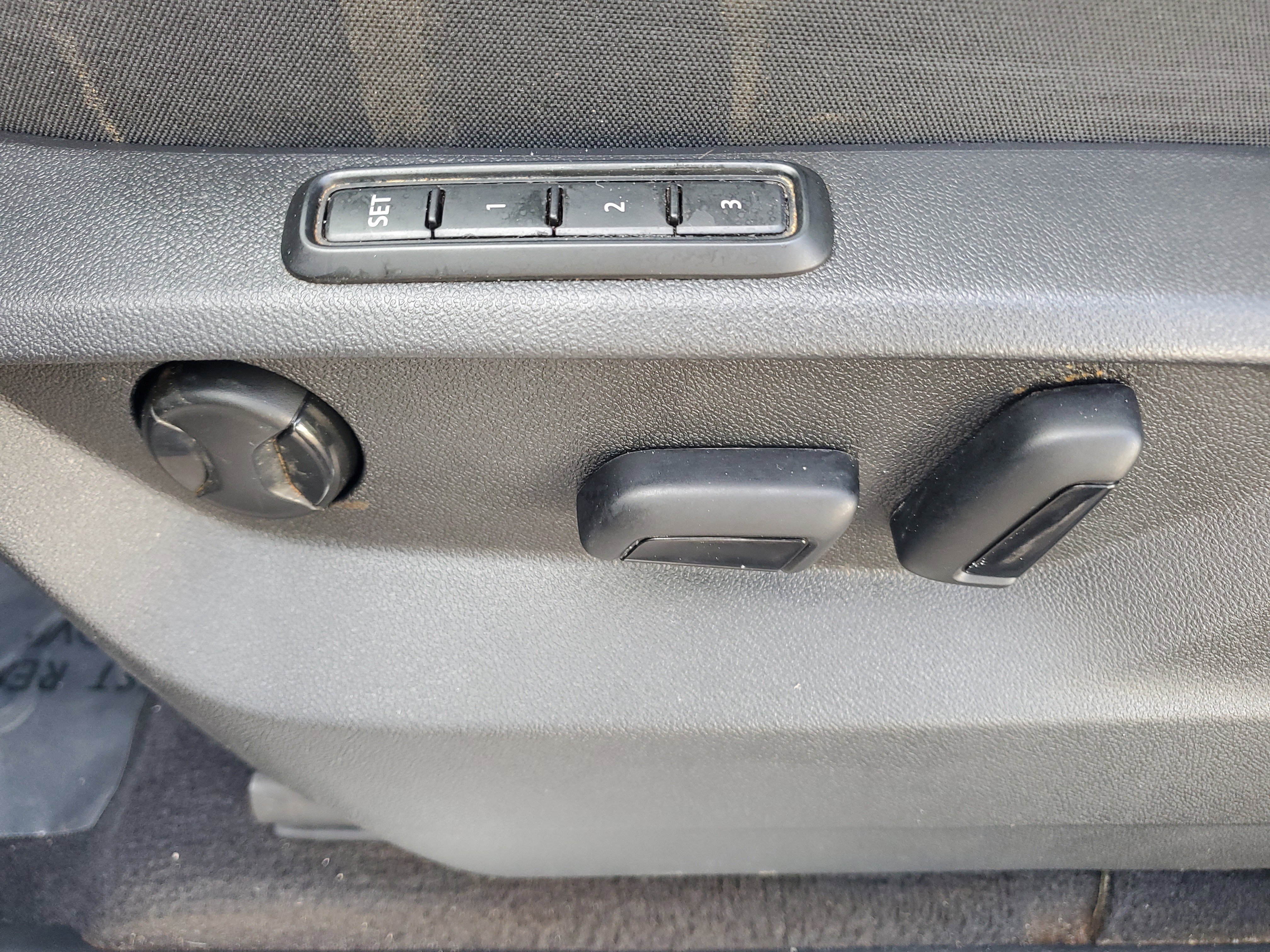 Used 2023 Volkswagen Atlas Cross Sport SEL image 20