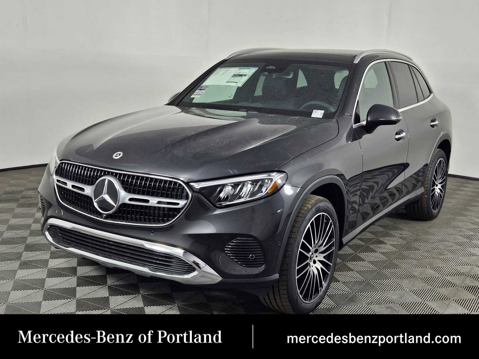 New 2025 Mercedes-Benz GLC 300 4MATIC image 1