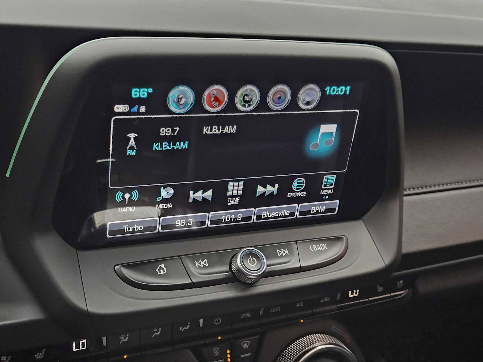 Used 2017 Chevrolet Camaro SS RWD image 16