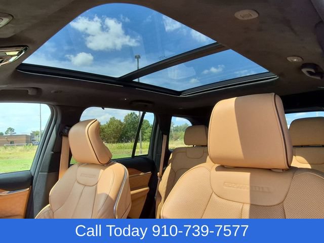Used 2024 Jeep Grand Cherokee Summit AWD/4WD image 16