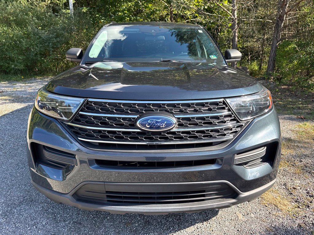 Used 2022 Ford Explorer XLT w/ Class IV Trailer Tow Package AWD/4WD image 2